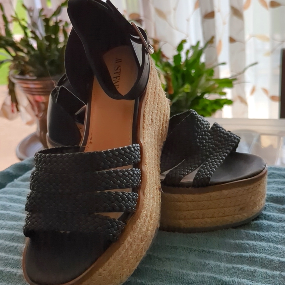 NWOB Just Fab ankle and front strapped Espadrille. Size 7W